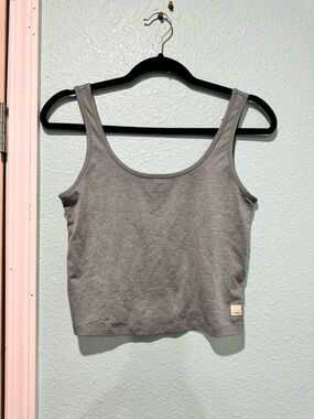 Vuori Heather Green Scoop Neck Crop Tank